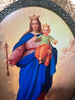 MOLDURA OVAL EM FOLHA DE OURO NOSSA SENHORA AUXILIADORA 